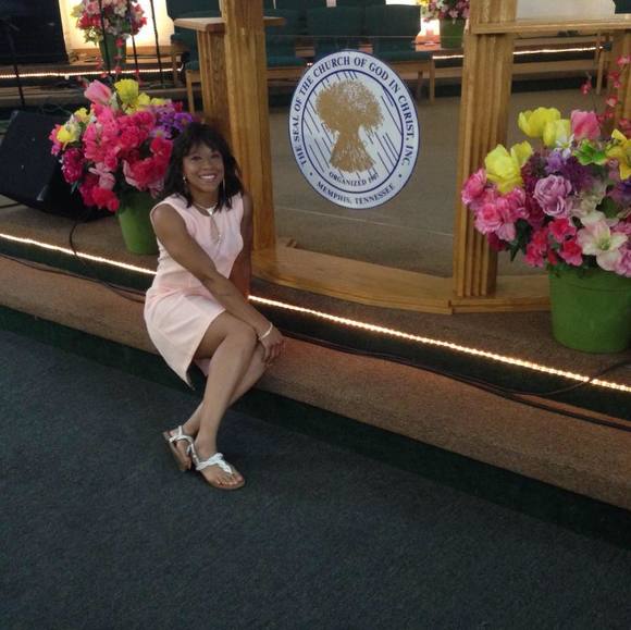 Meet your Posher, Lisa - Picture 1 of 1